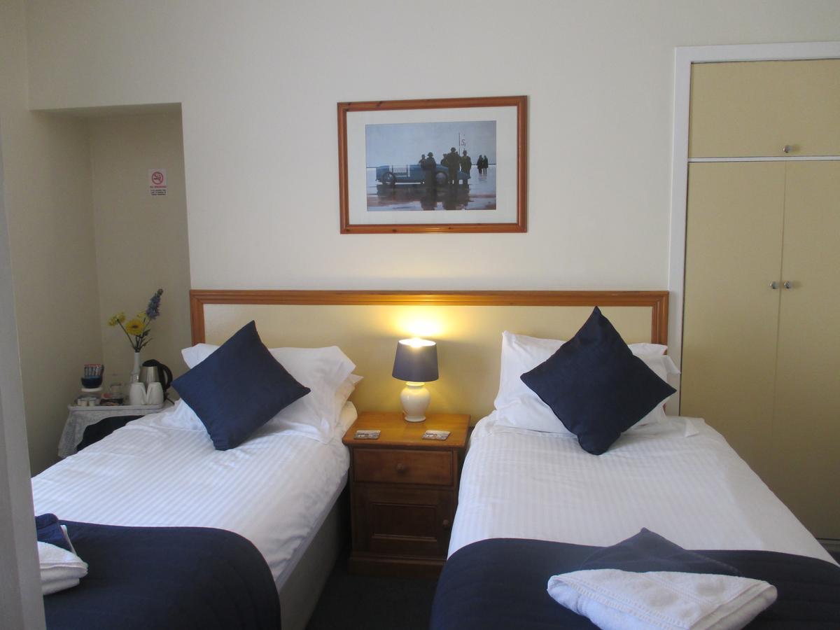 Caledonia Guest House พลีมัธ ภายนอก รูปภาพ