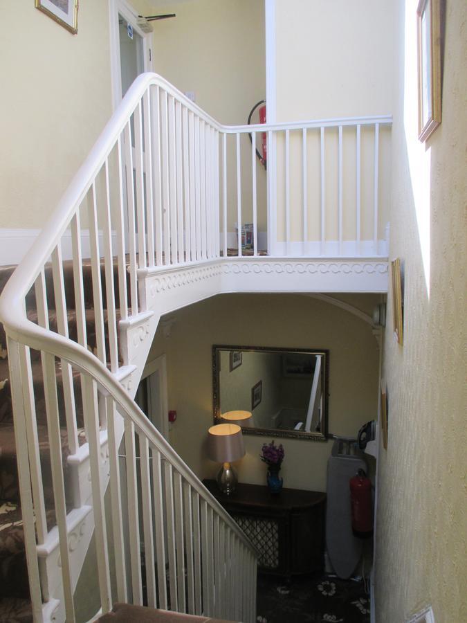 Caledonia Guest House พลีมัธ ภายนอก รูปภาพ